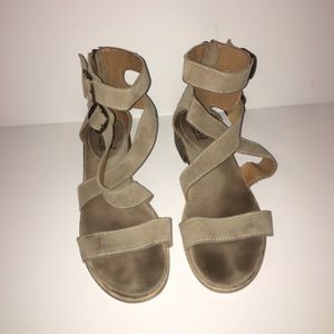 Casual sandals